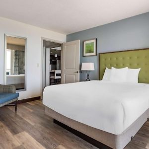 One-Bedroom King Room
